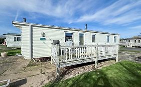Lovely 8 Berth Caravan At Southview Holiday Park Near Skegness Ref 33035M